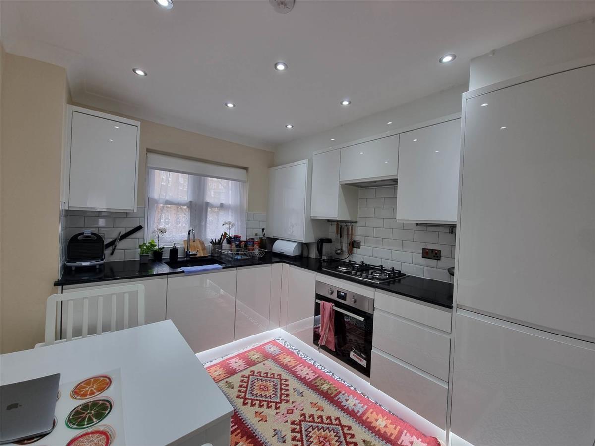 Property Image 9df8b875-697b-42fd-8993-3a6a01437574