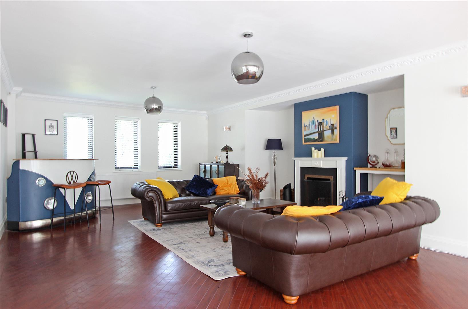 Property Image 9dff29d6-4e7c-4a81-be19-d7823e275f85