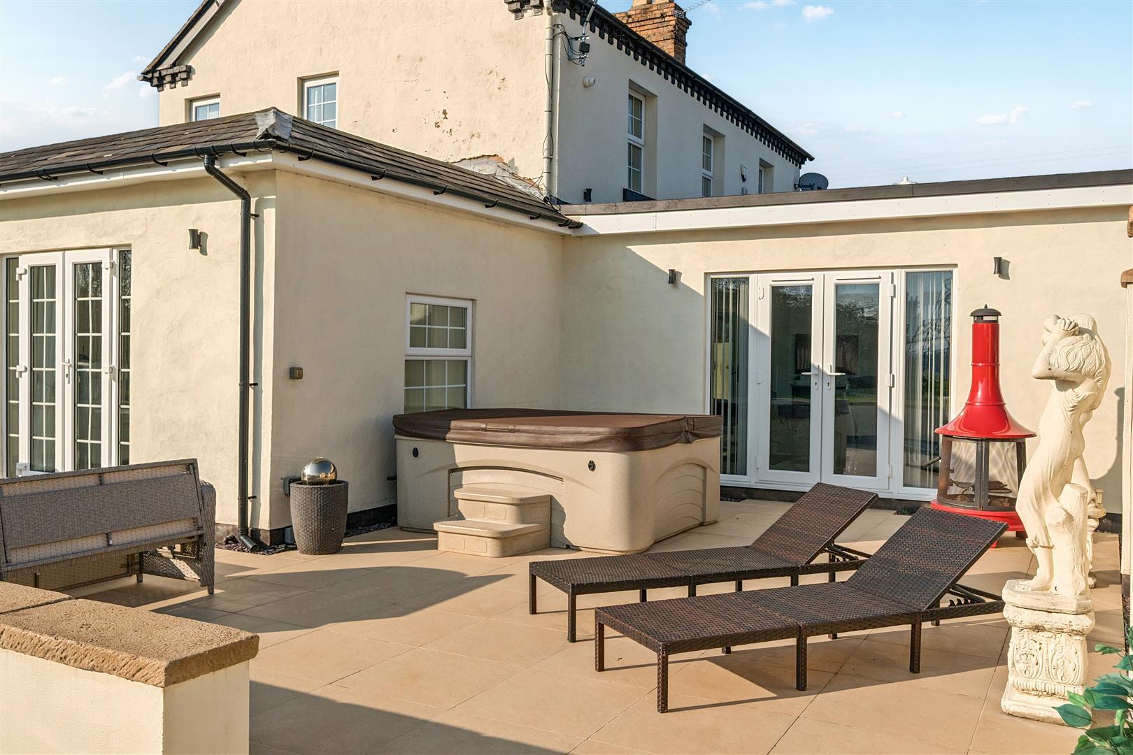 Property Image 9e0ddf2c-fbbe-48c6-8aea-8ec237233c45