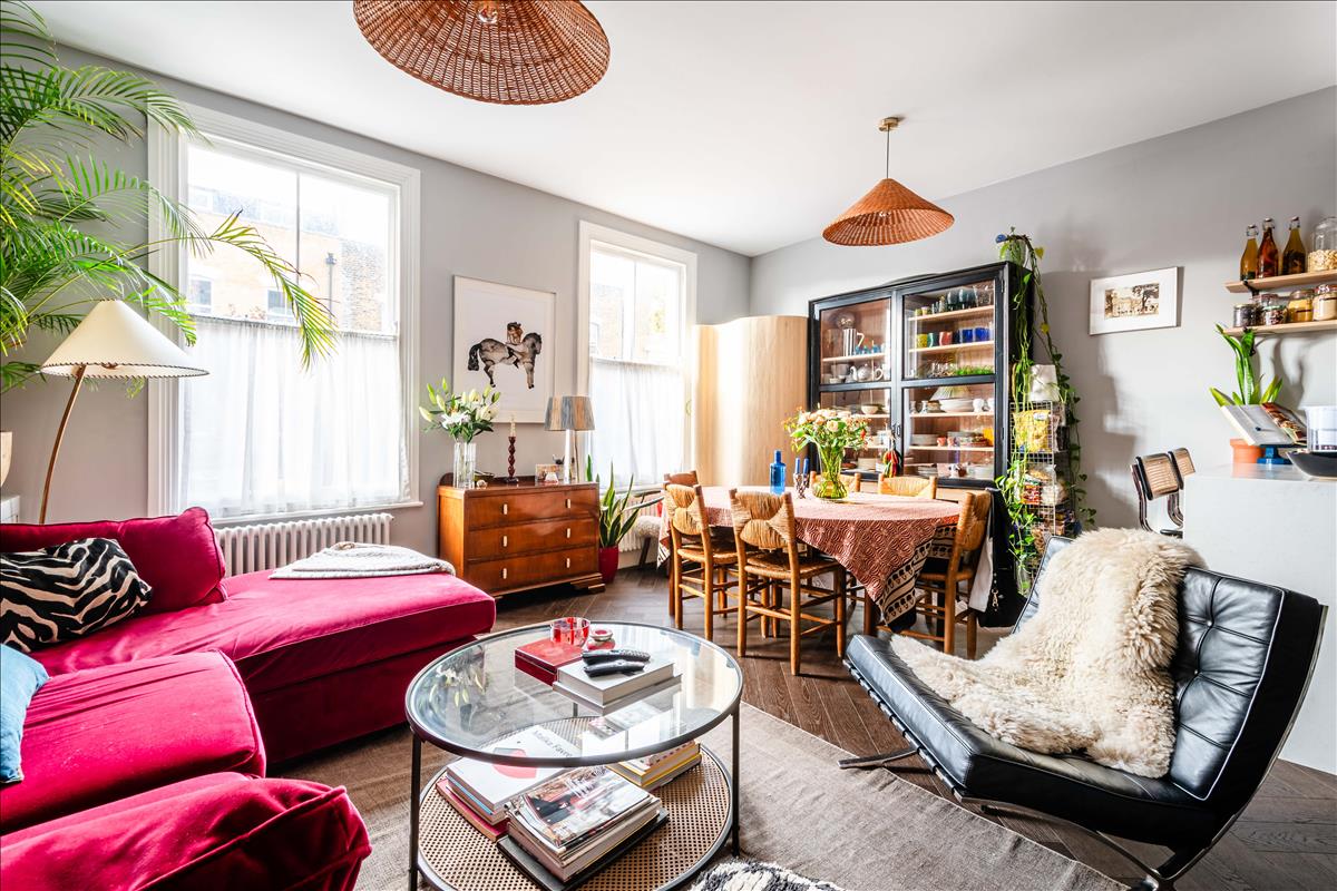 A rare opportunity to acquire a mixed-use freehold investment in the heart of Lower Clapton, positioned on Chatsworth Road, an increasingly sought-after high street known for its independent businesses.