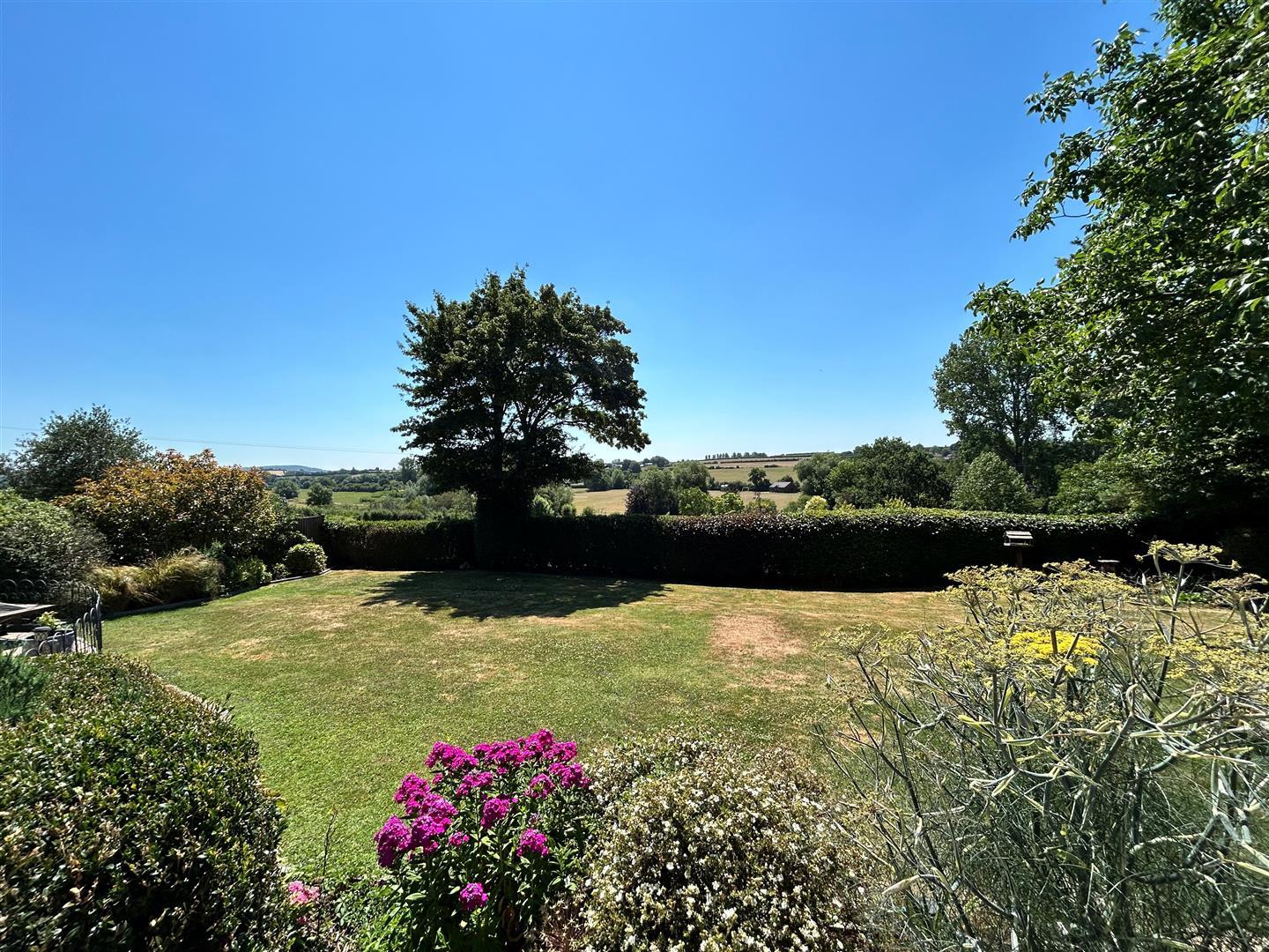 Property Image 9e275fa0-2c9e-47f3-a9b9-4f6711cae25d
