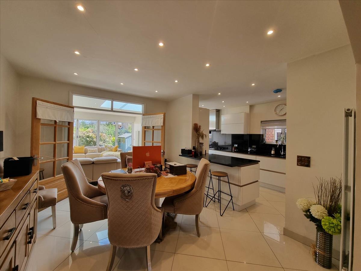Property Image 9e2998a0-0aba-4cd7-93a2-35c53f514dc4