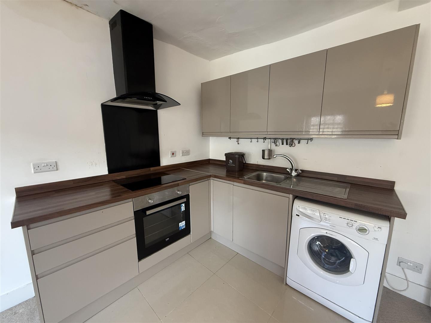 Property Image 9e344f11-b01c-47c5-ac50-446063258995