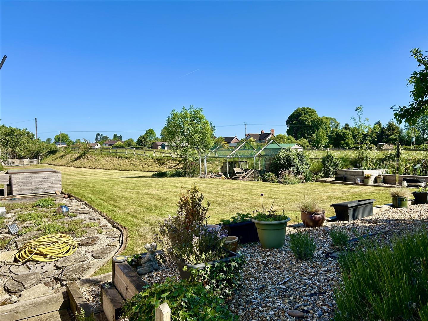 Property Image 9e6701c5-e933-473b-ad7f-57298c02e835