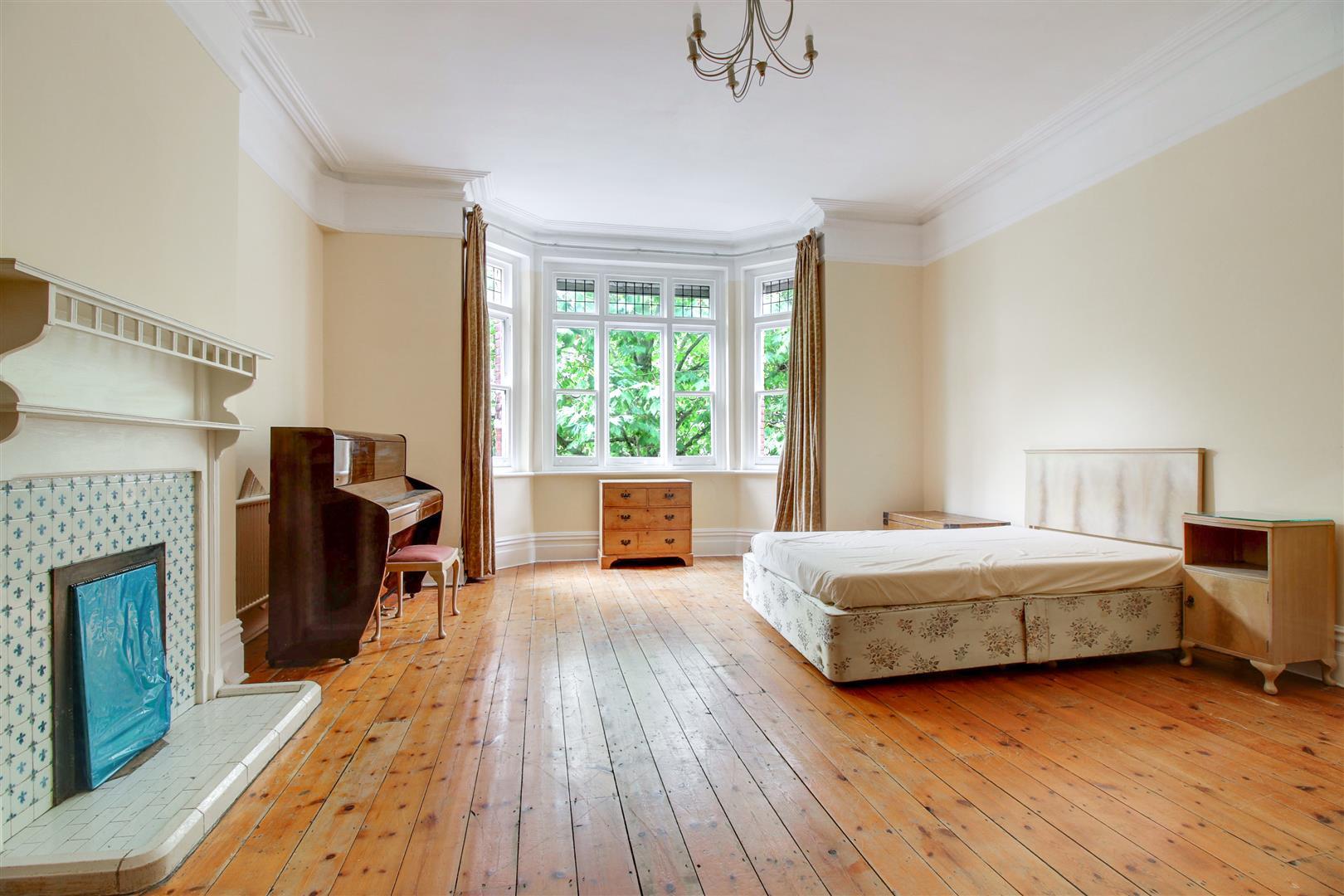 Property Image 9e8b5fce-54b1-41eb-b52e-37c593d4fe33