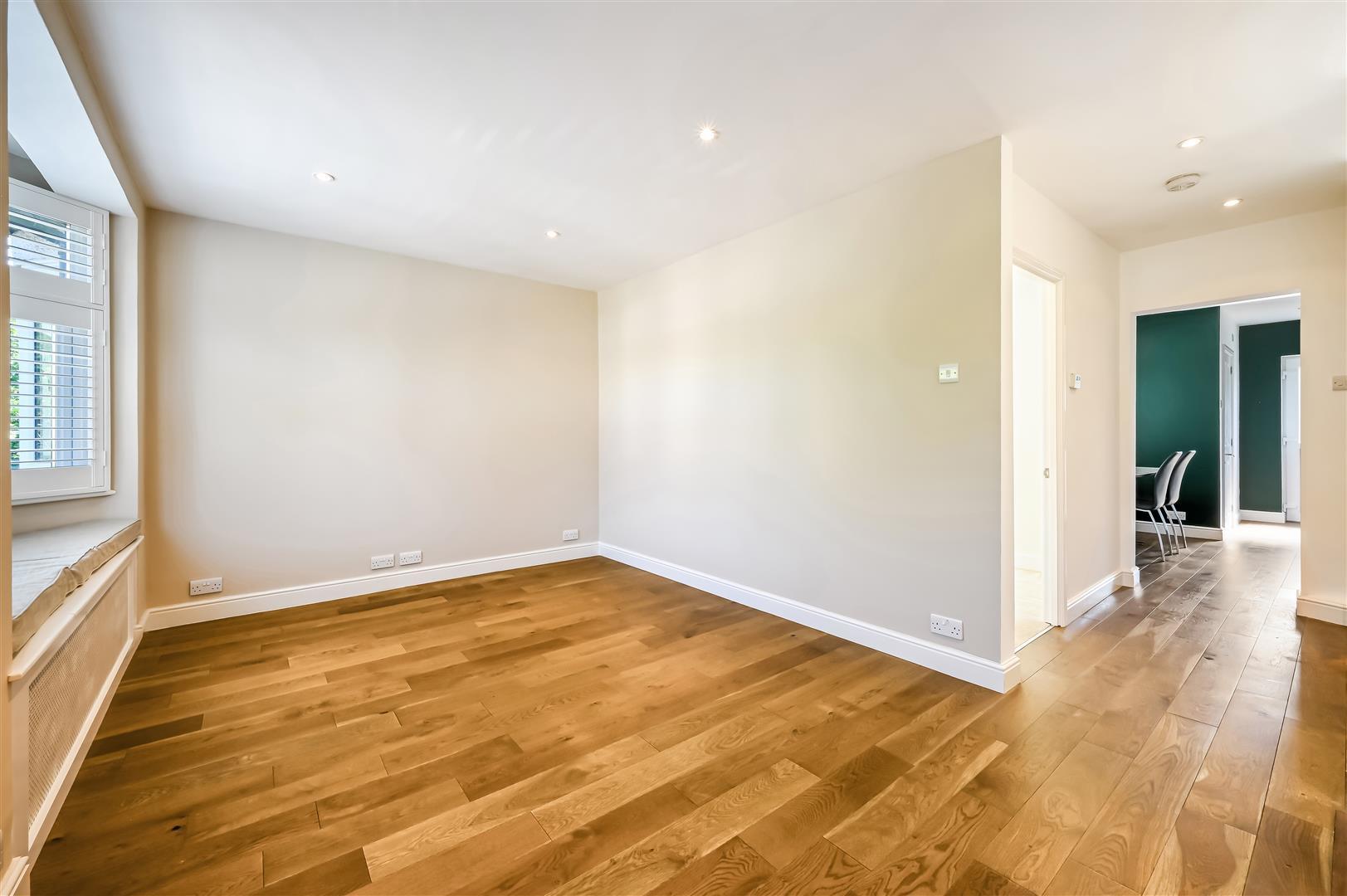 Property Image 9e8c1c0f-0a70-4db6-9f5d-277378e7ec72