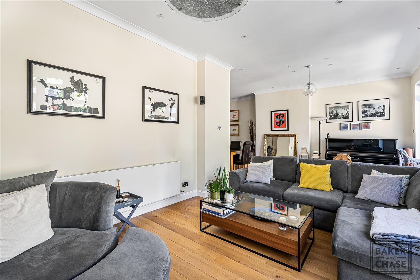Property Image 9e8c8f79-082e-44a7-b0b4-908299f51135
