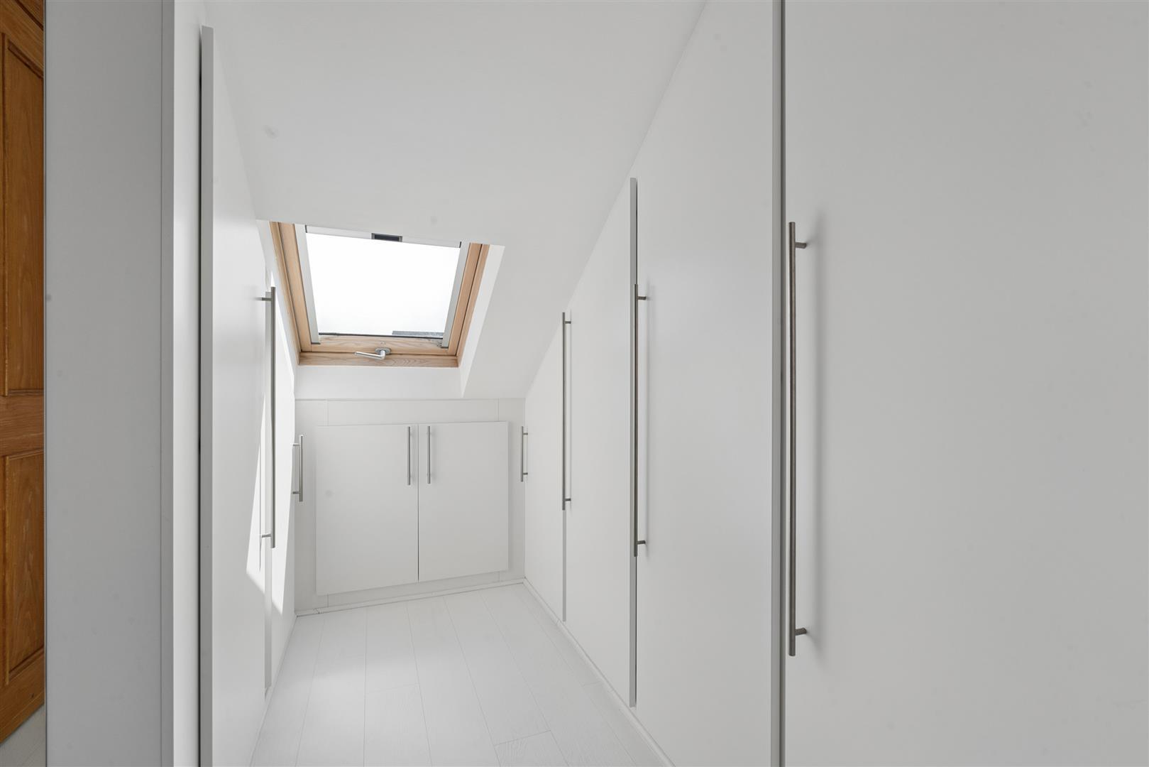 Property Image 9e9d9c16-6fe9-4fca-9268-342e414af94c