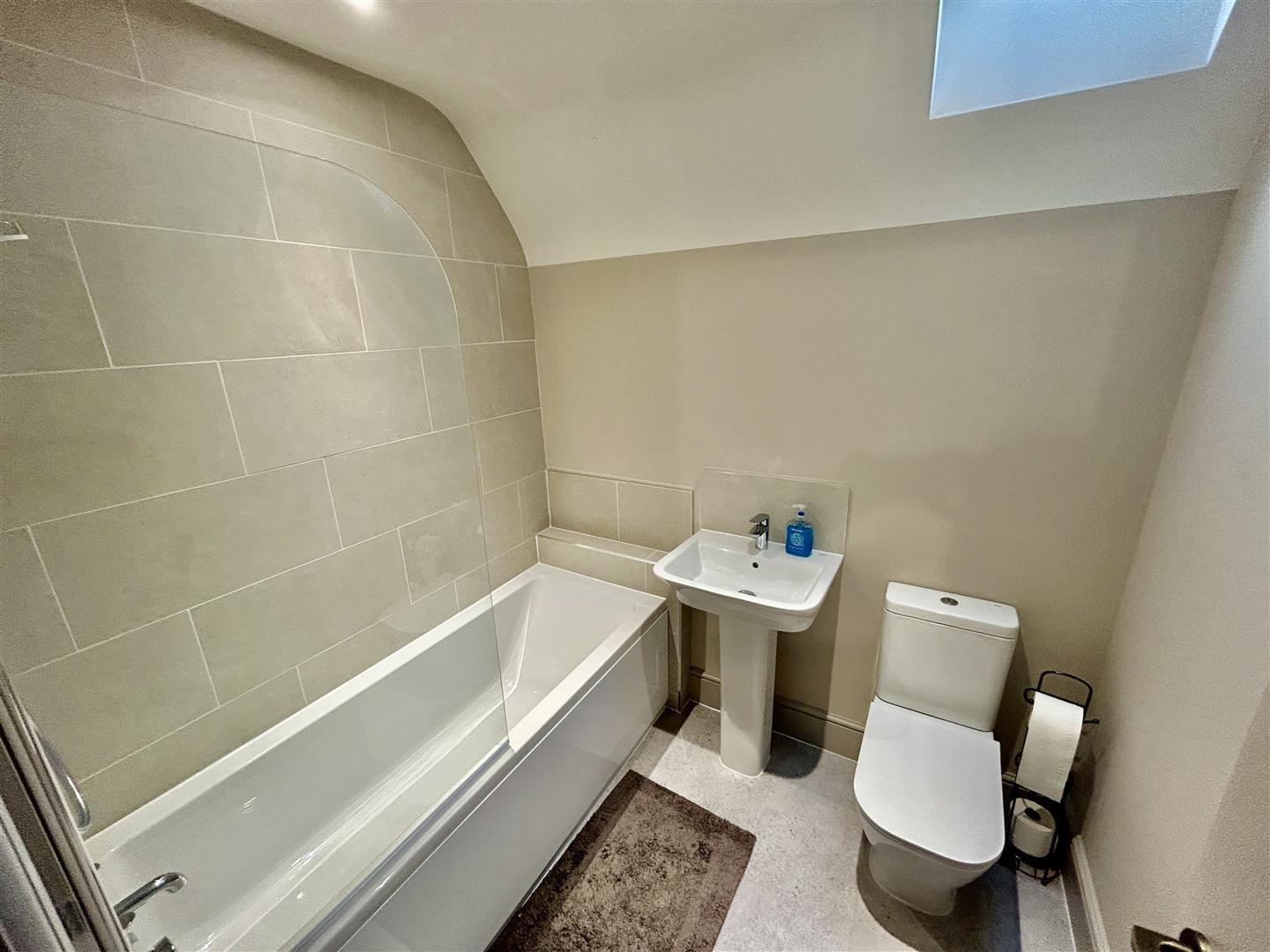 Property Image 9ea599c0-aab3-46dc-80f0-59f381993200