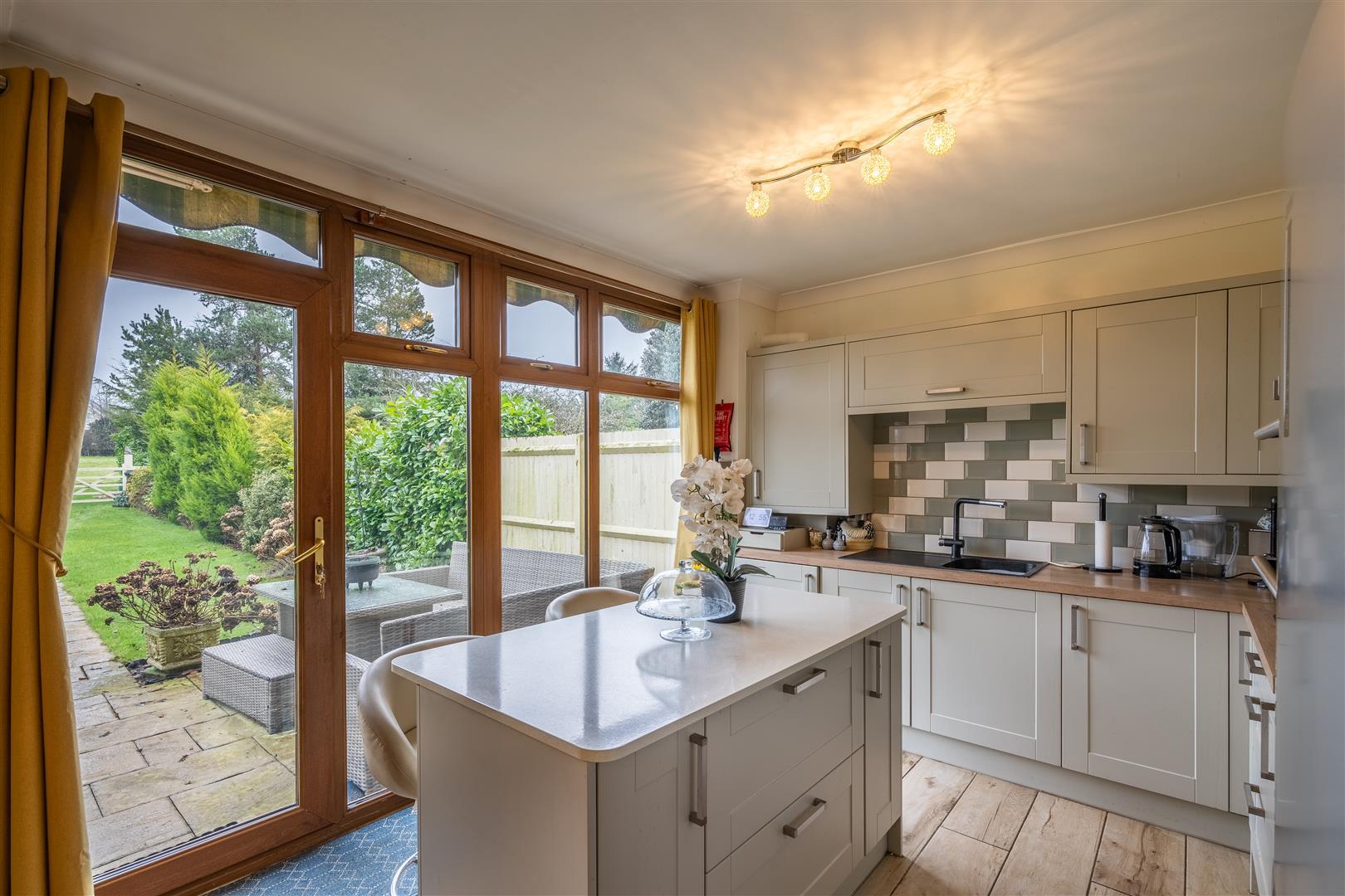 Property Image 9ee0cca9-e68b-49ea-ae33-6de6b3309154