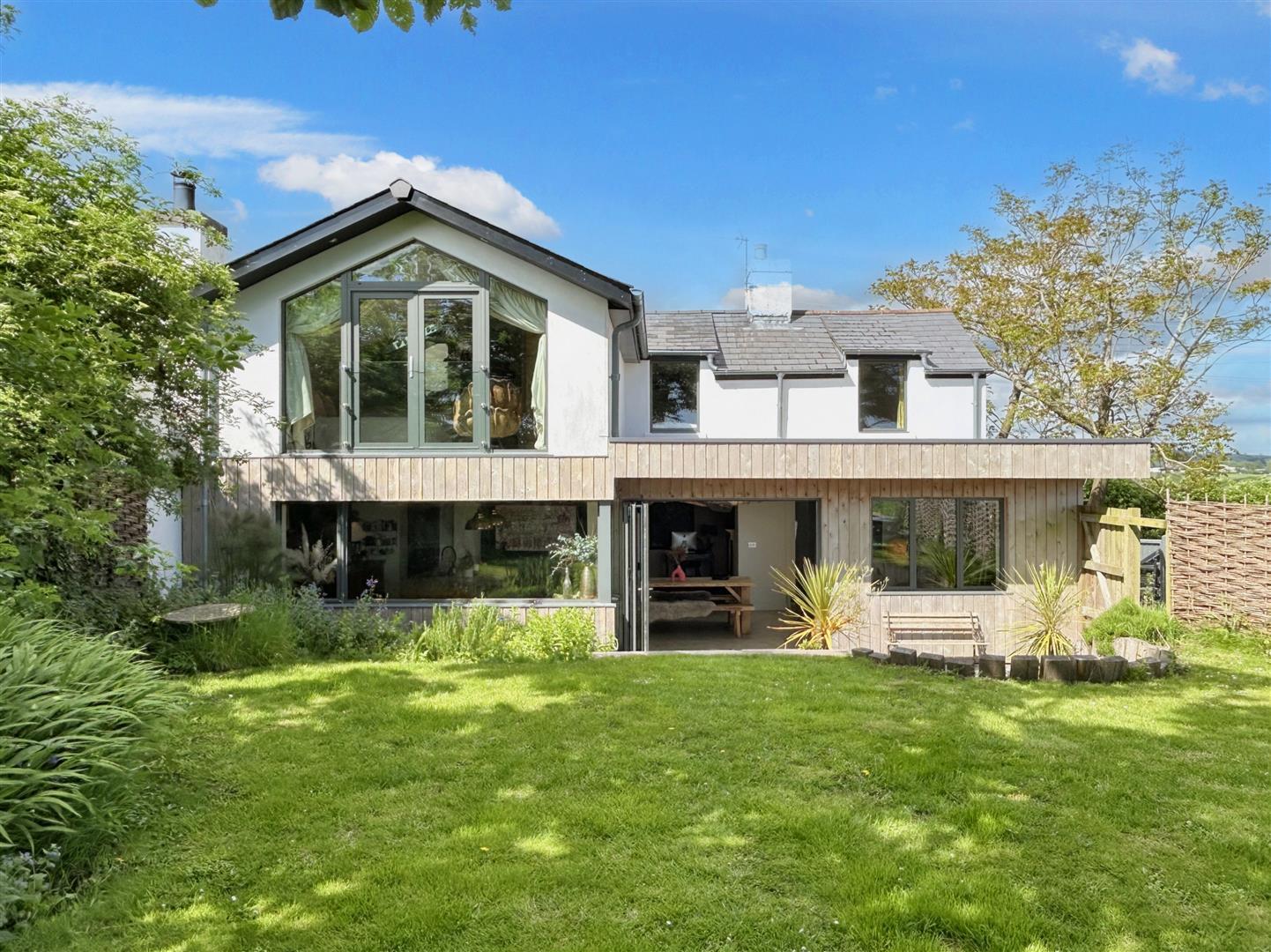 Property Image 9ee7163d-645d-4b6c-99f4-86dd117ffe8b