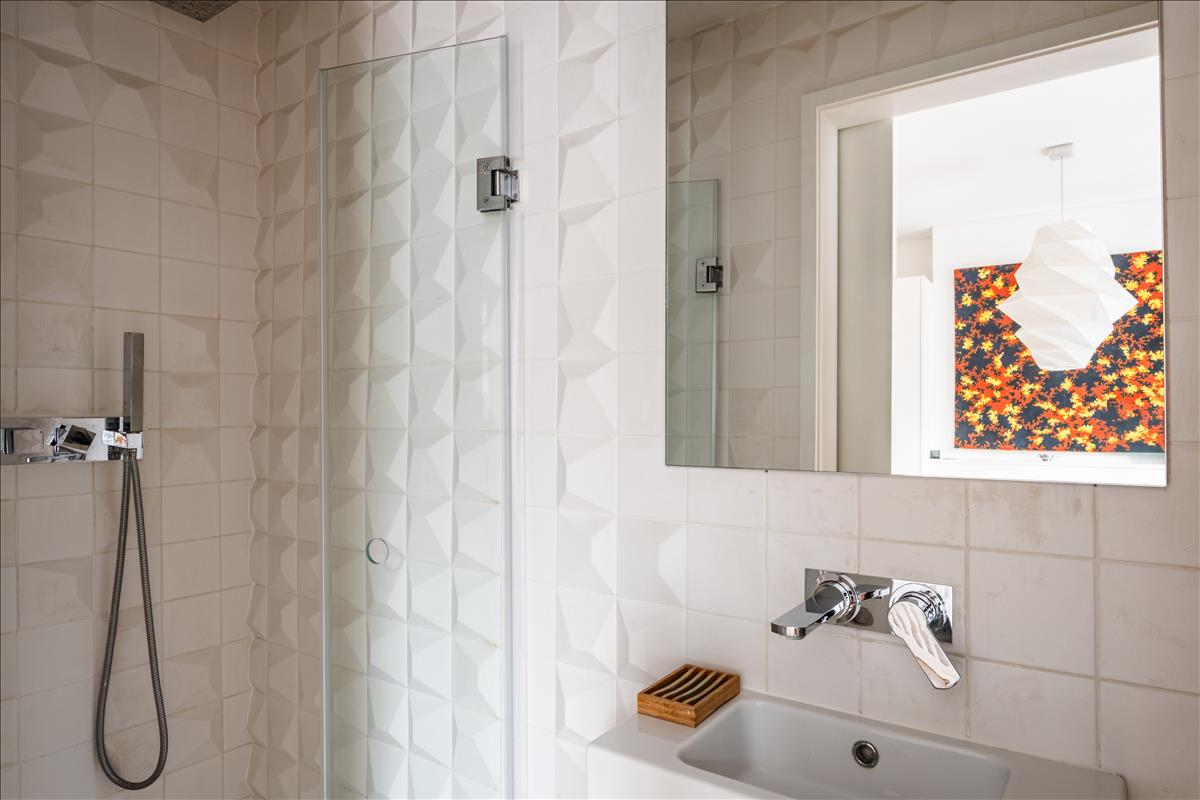 Property for sale, Warneford Street, E9. Shower room