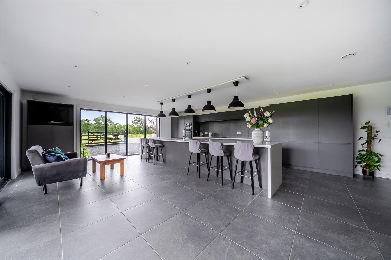 Property Image 9f3902f2-2308-45b6-8535-73b26b110c94