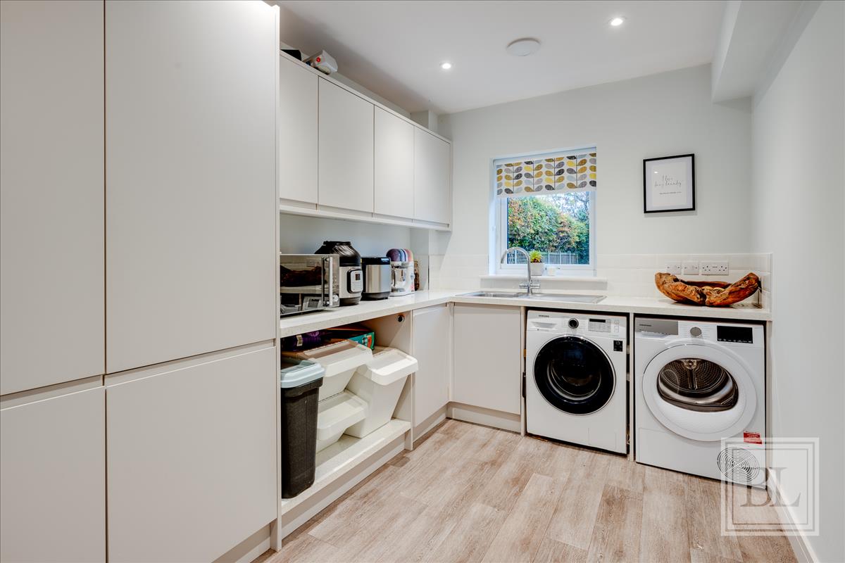 Property Image 9f576a94-5cfa-4729-88f7-0402f99cf512