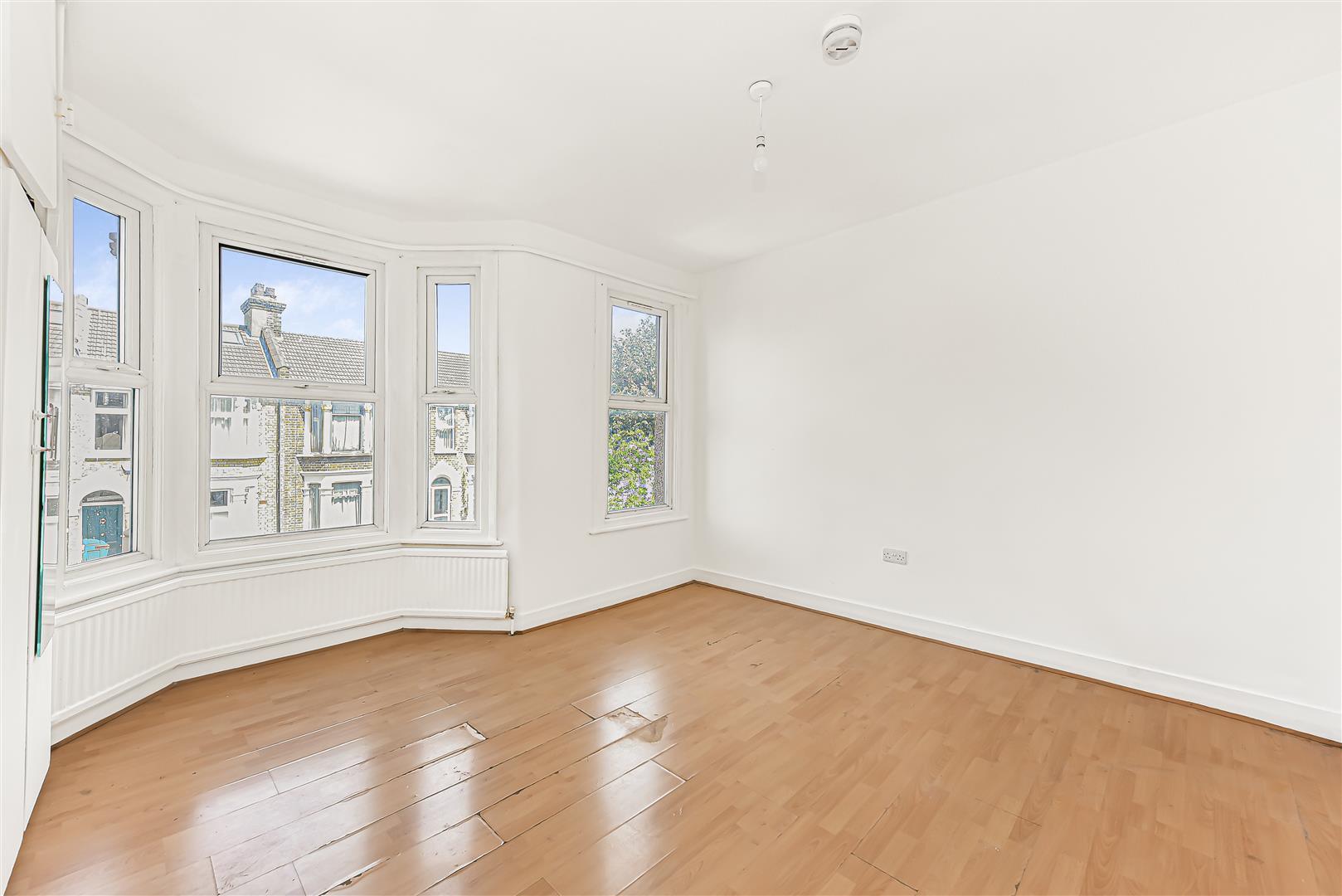 Property Image 9f6a9f28-72fc-45de-85c7-cd6c2809860e