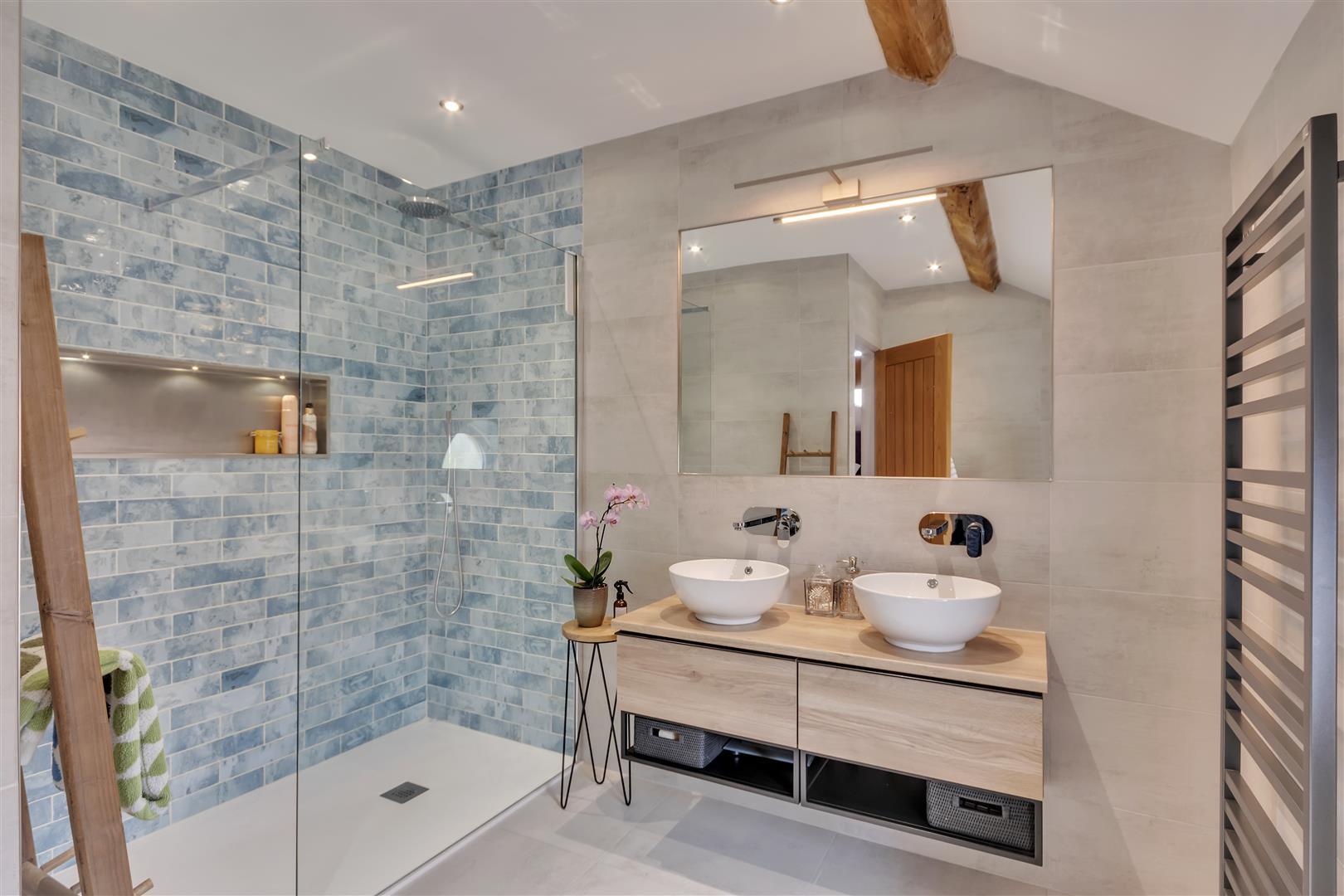 Property Image 9f752fdd-fc30-48c9-9d75-c612d7e3eb8b