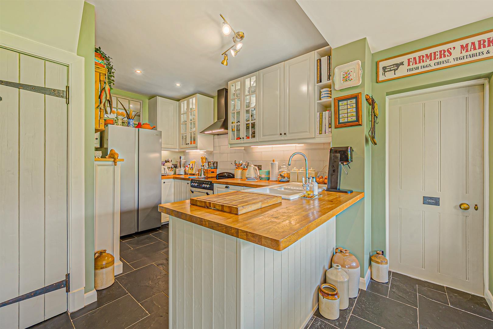 Property Image 9f77bcb8-6653-4822-b7c8-2c065da5a0ff