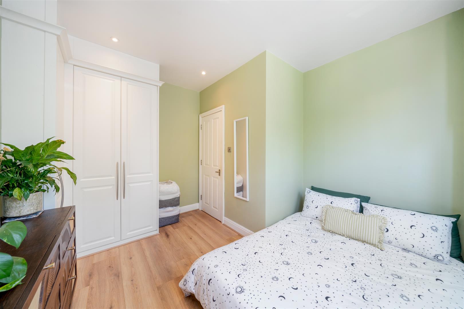 Property Image 9fbdd3e2-5396-40b8-9df0-e033c02e8240
