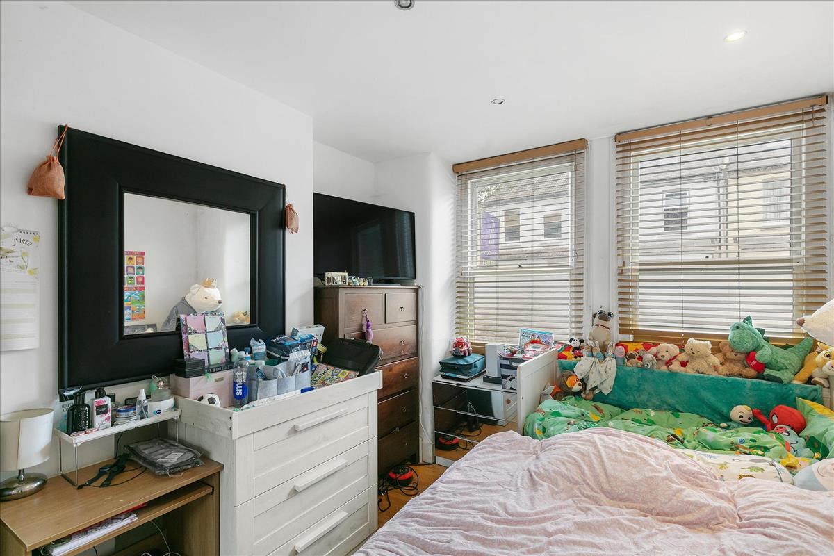 Property Image 9fc1f774-e508-487d-8ec4-7604248d6582