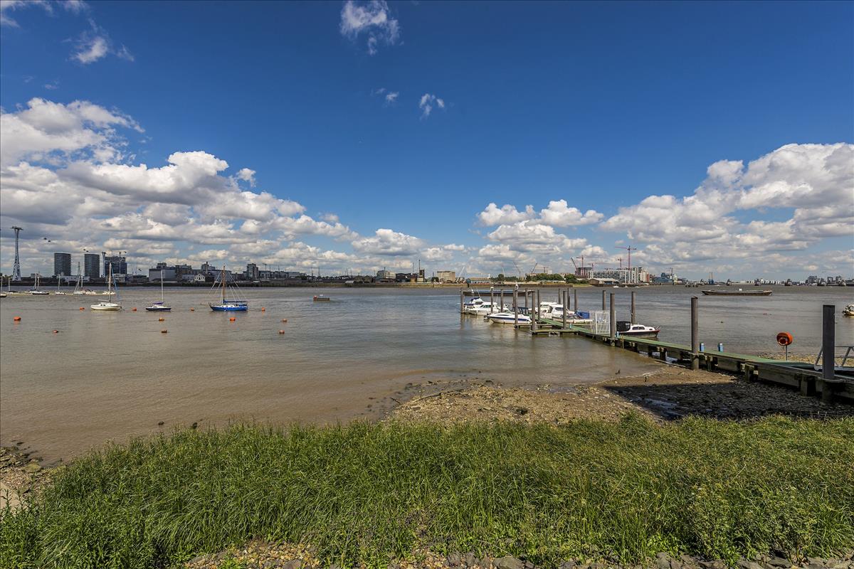 <order>0</order><label>Platinum Riverside | Circa London</label>