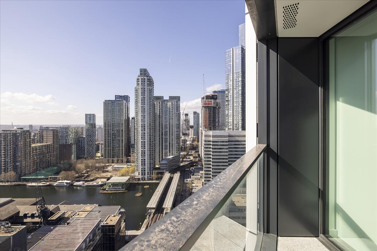 <order>0</order><label>Amory Tower | Circa London</label>
