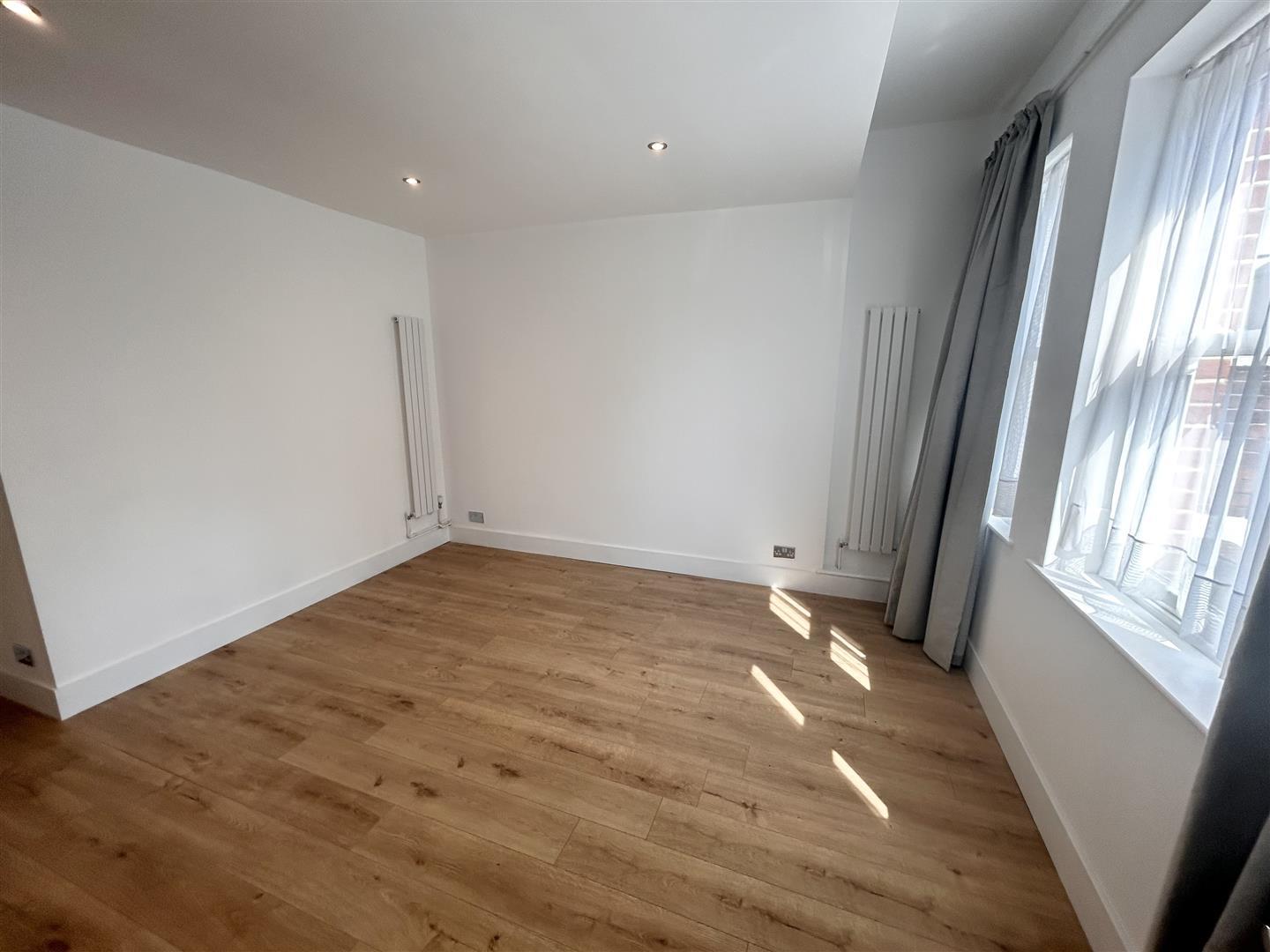 Property Image a00cf9a5-4dc7-4bee-bf63-5149770bdb4f