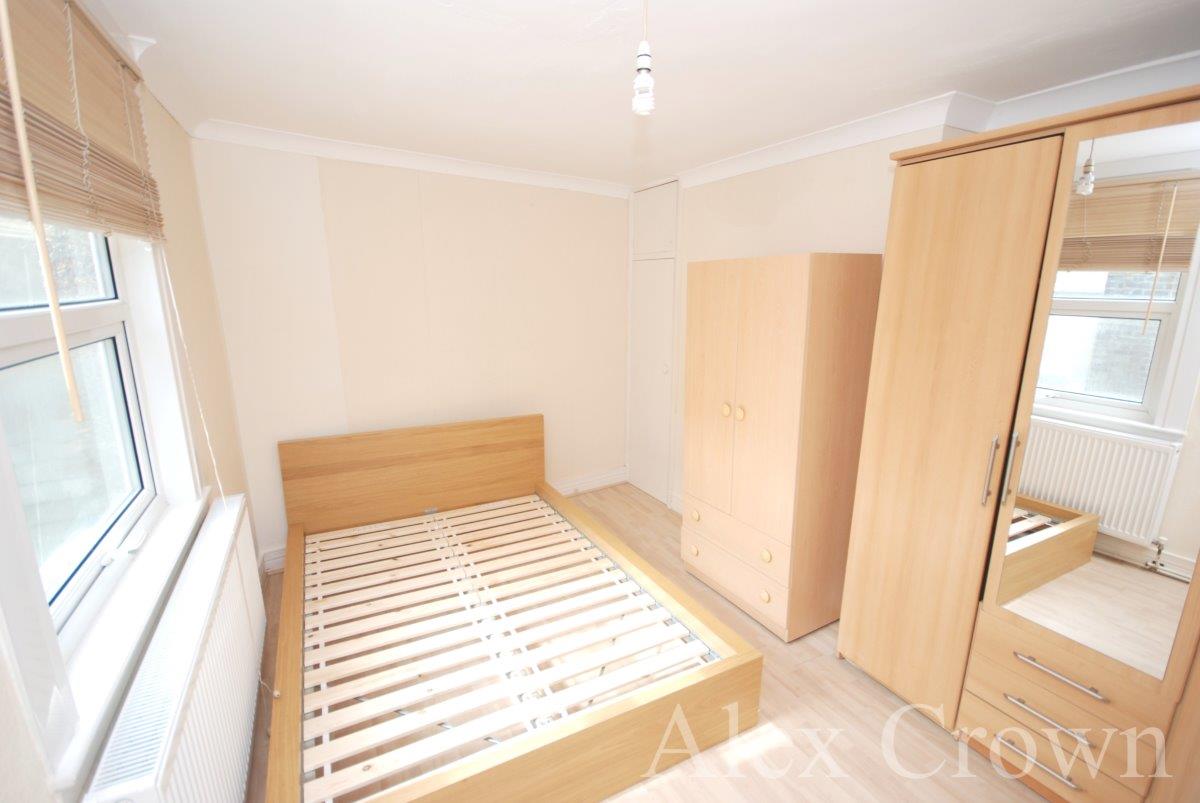 Property Image a035e9c6-8b2e-4086-a0e1-60348a5af028