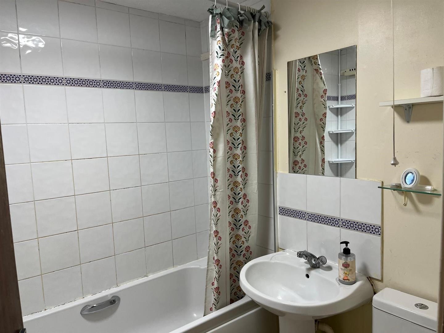 Property Image a0441d27-5581-41ca-b637-75659fdcde9e