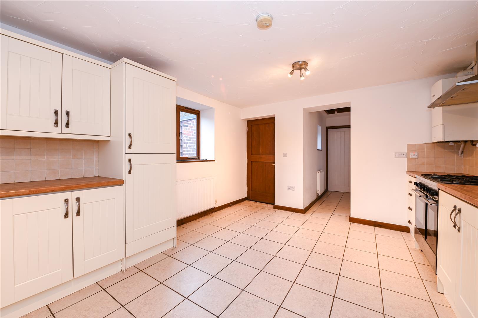 Property Image a0681865-641a-4665-9551-29cf92f7b37d