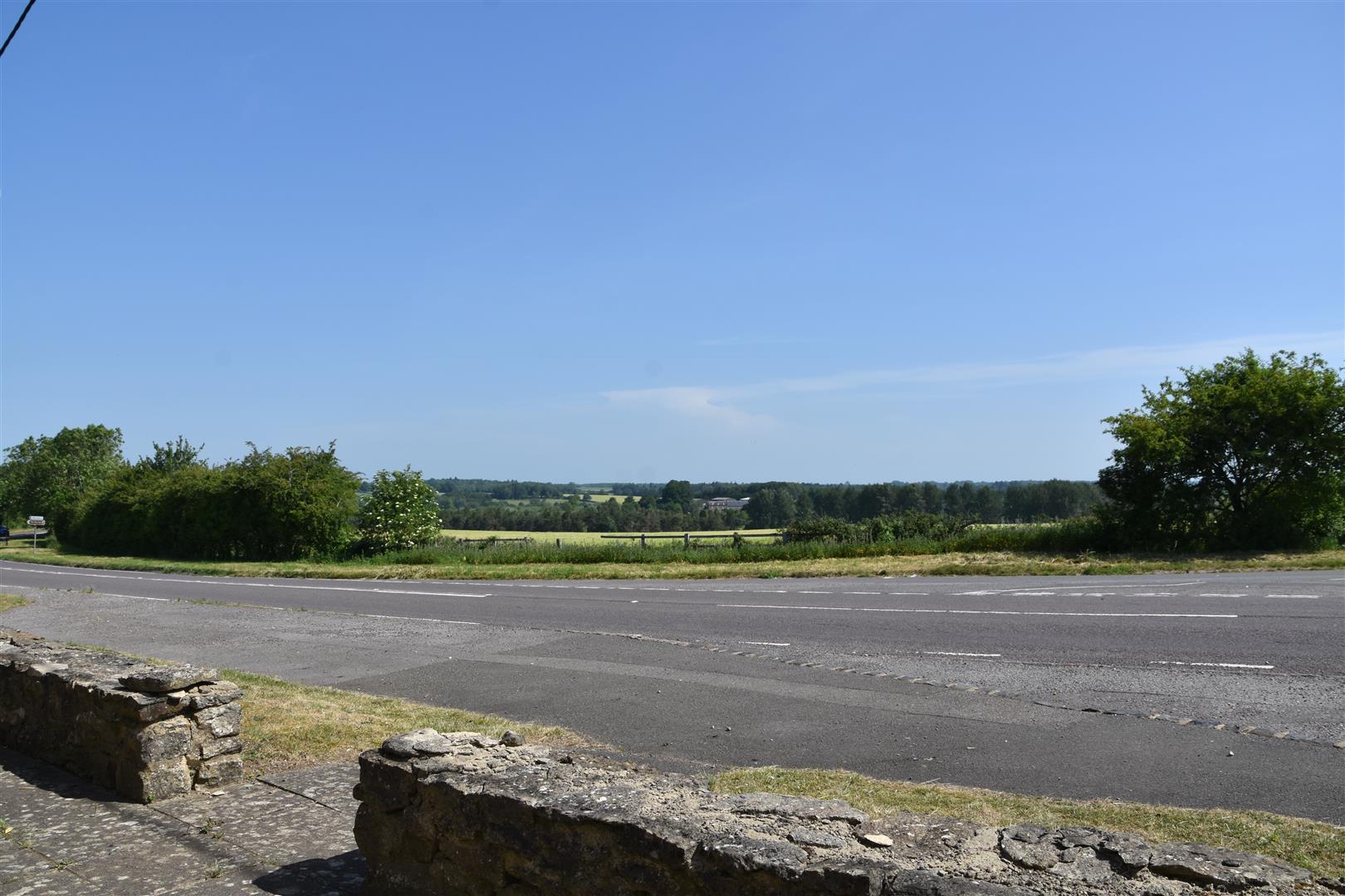 Property Image a0704e38-b2ff-498e-b9de-bd5e5ab8ad33