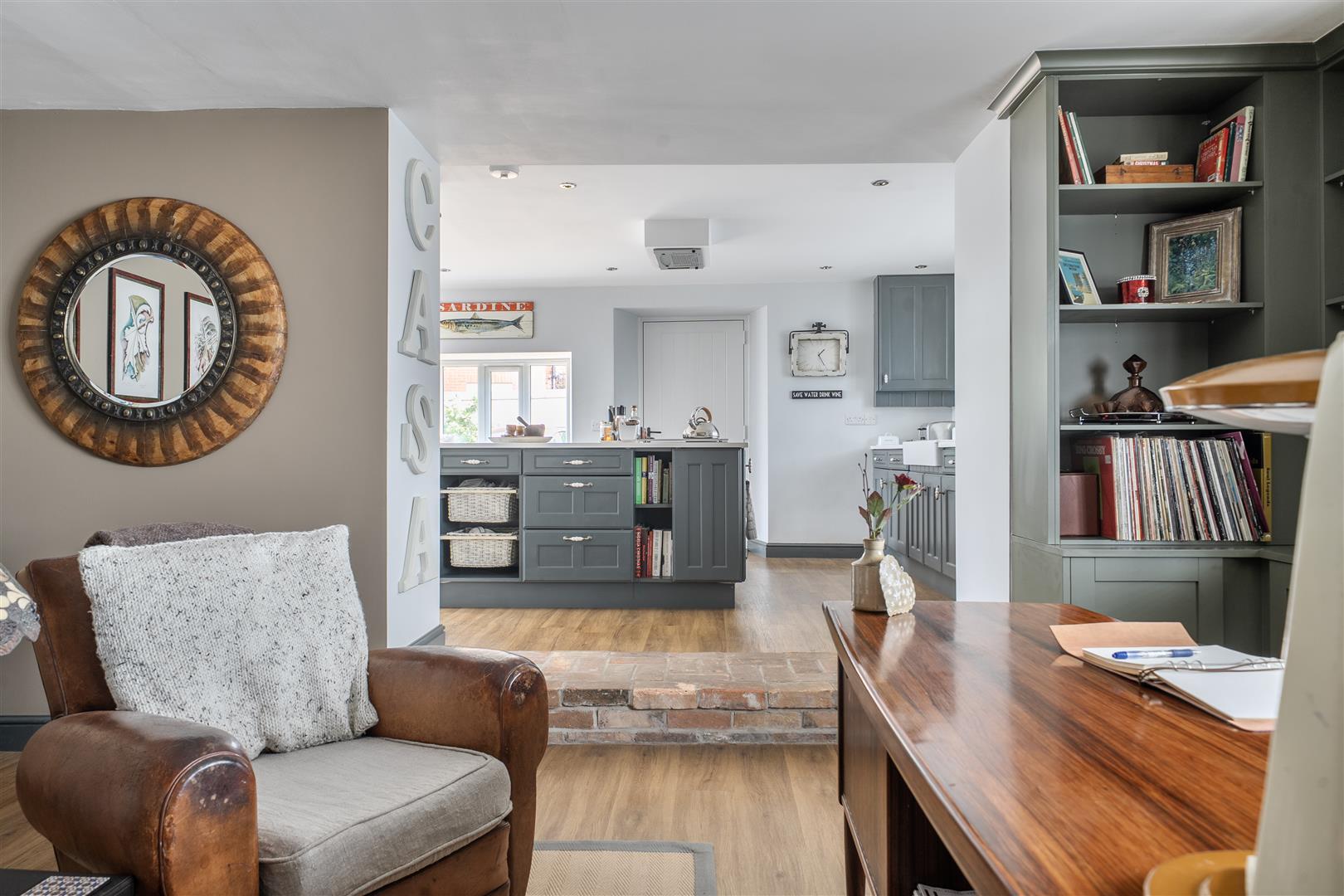 Property Image a0781b0b-aaa9-440e-8351-7082069d3f4d