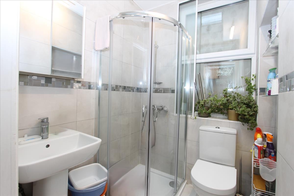 Property Image a0840263-ff0b-4e38-a0d7-cd2d800926a6