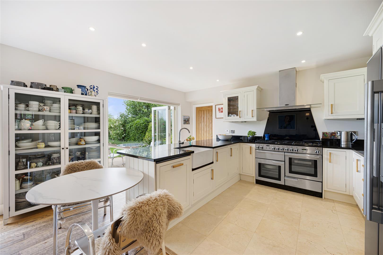 Property Image a0aea5b4-d59d-44d3-921b-2c9d519d6844