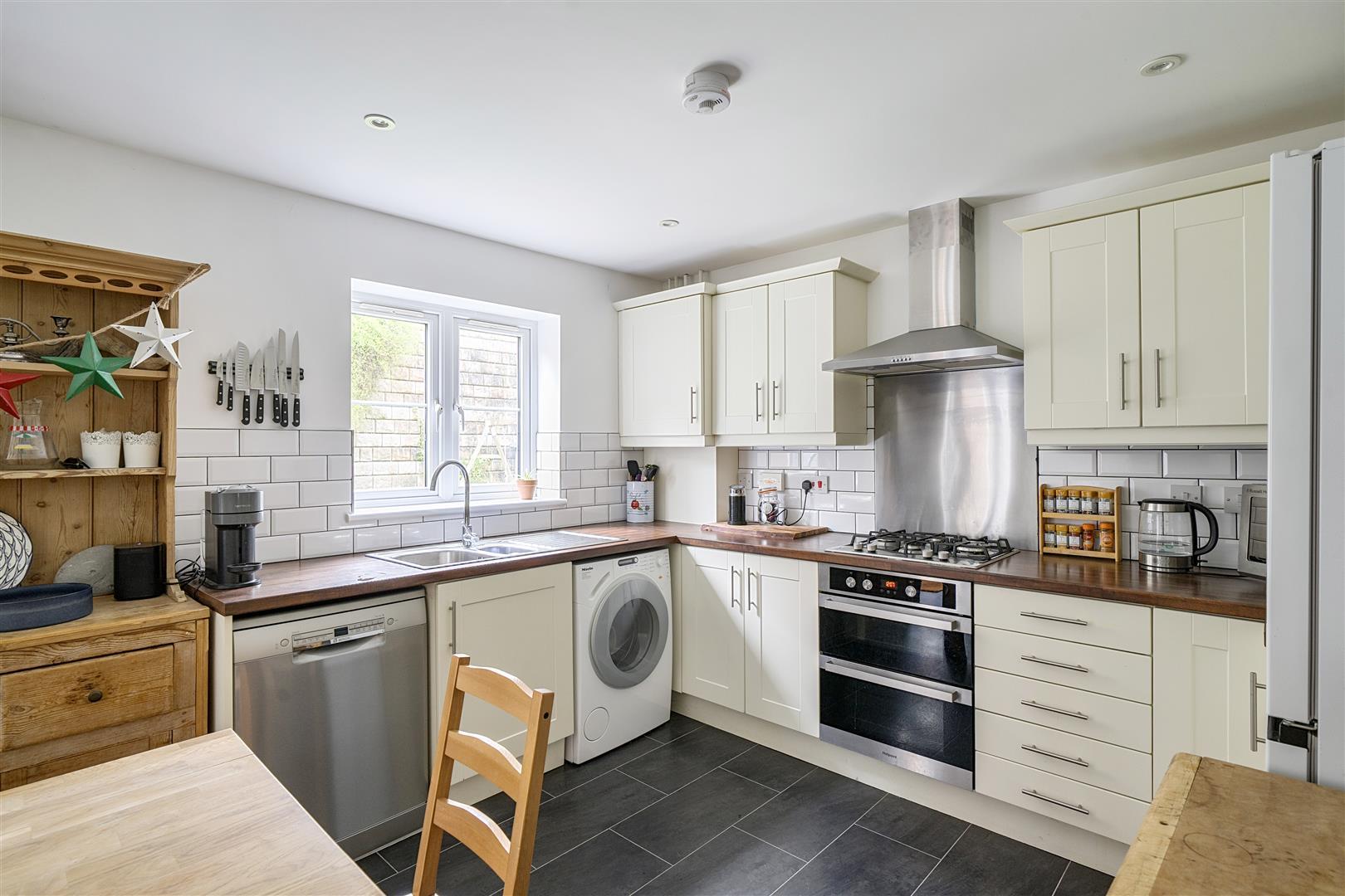 Property Image a0c48d10-d9c2-4790-81c9-4bd8b04dae79