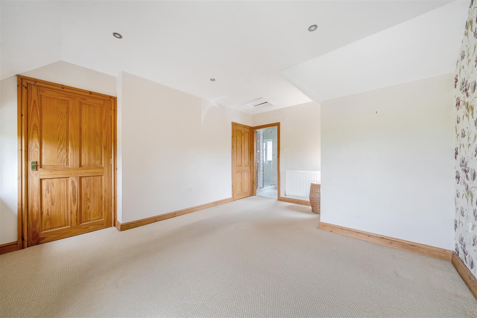 Property Image a0d55b15-8a4d-4f12-9b28-f965f56694dd