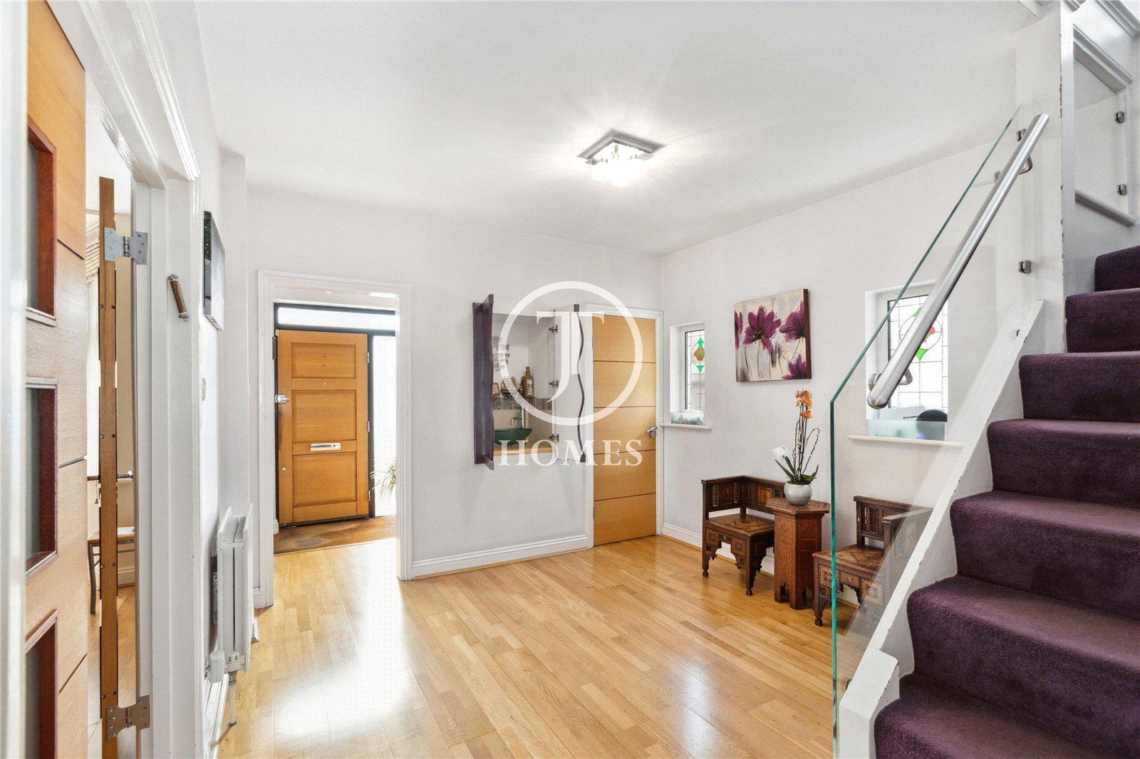 Property Image a0d805dd-1648-4e30-a2a4-9e9e8c4edbf7