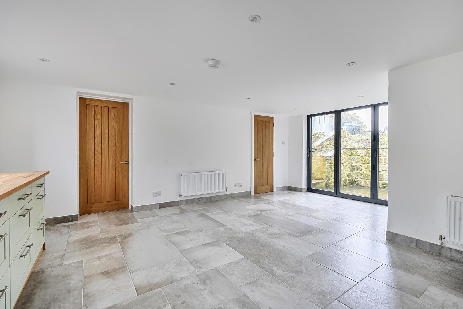 Property Image a0ed05c5-a2d8-4115-abe4-d6ec47364a93
