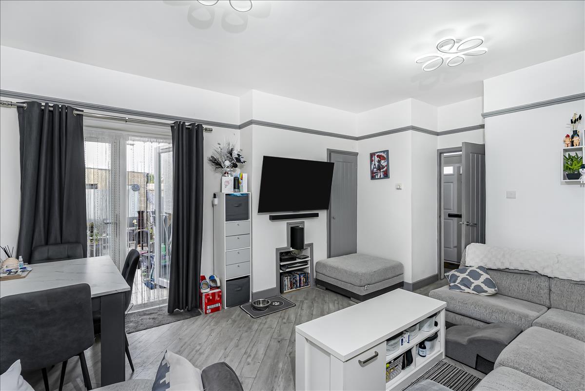 Property Image a0f9425b-cb17-4312-b5f7-c7af7e253a63