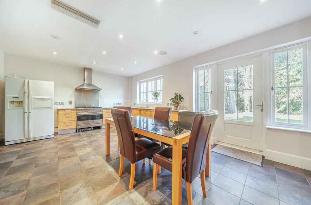 Property Image a12c028e-6896-463b-a15c-089815a53d51