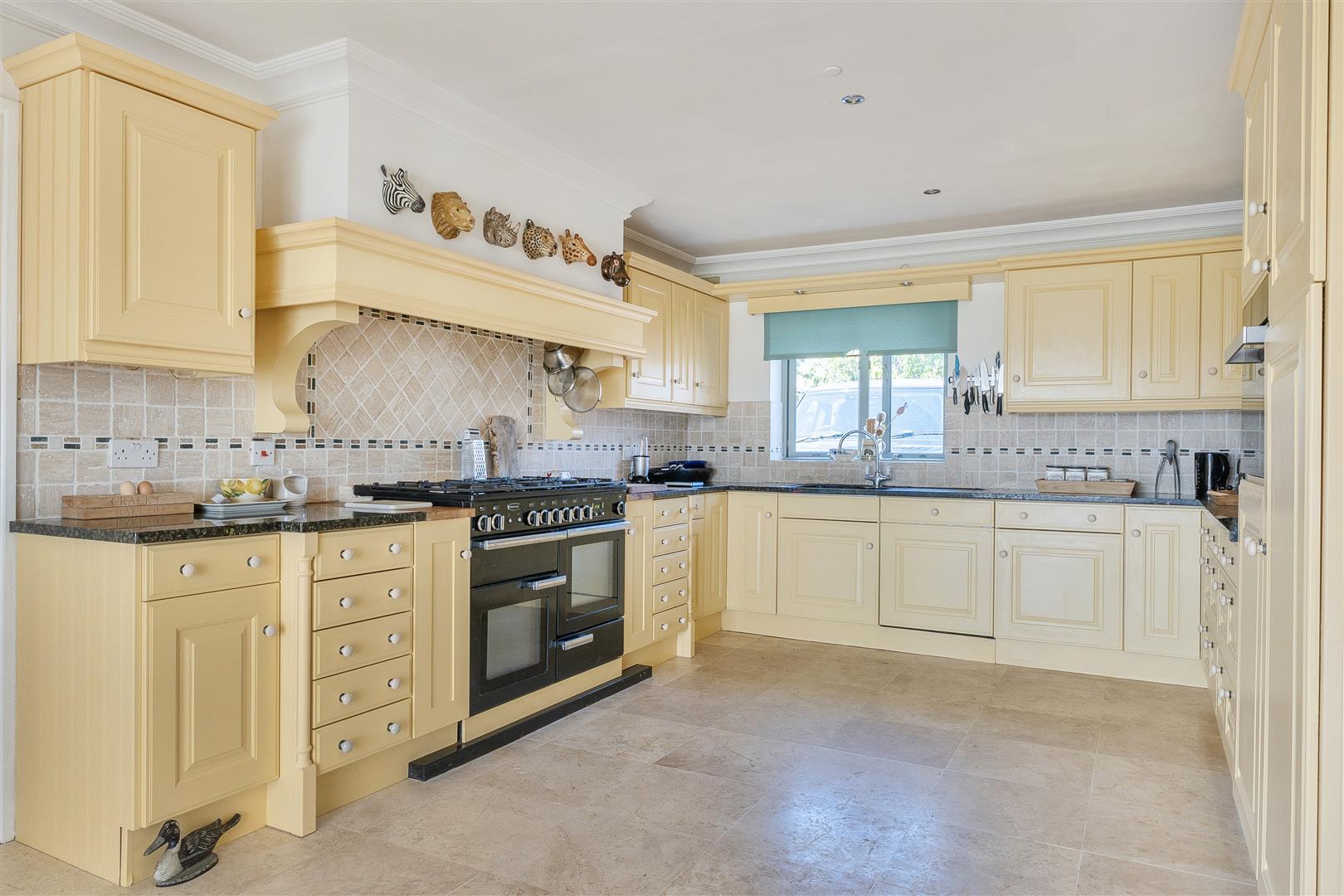 Property Image a16a6241-1e04-4ef3-8dcf-c44a8becae95