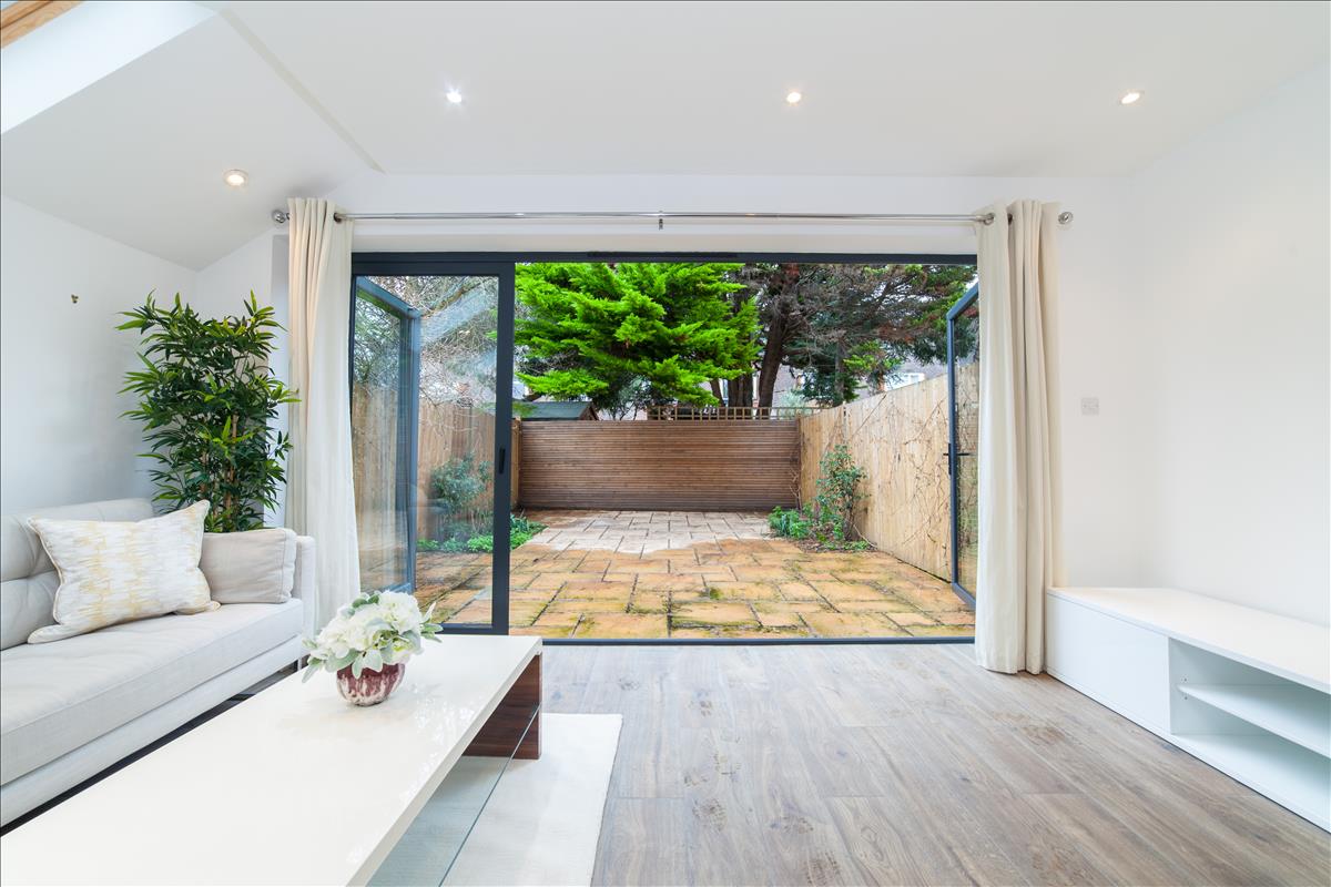 Property Image a174929f-8e5b-441f-872b-dbbd82c37d32