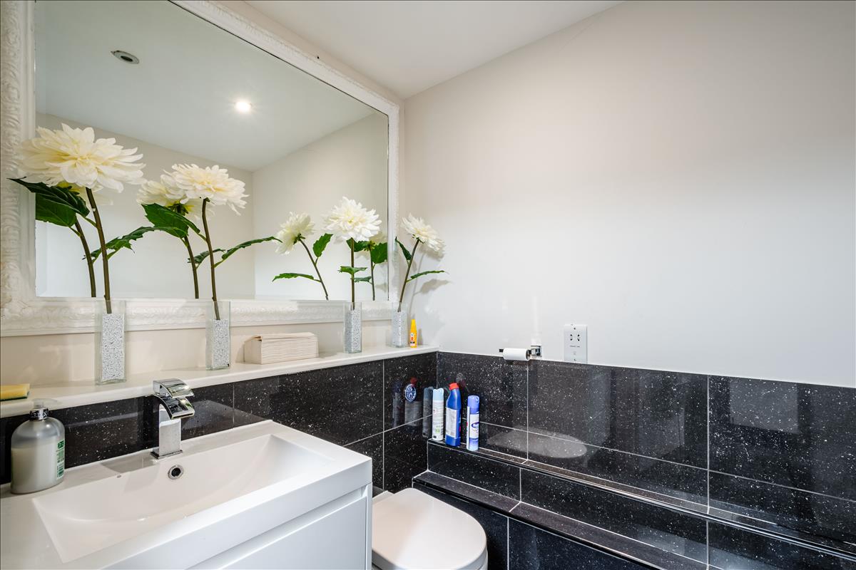 Property Image a1bbabe6-d93b-4f71-8d79-b0fa29434e94