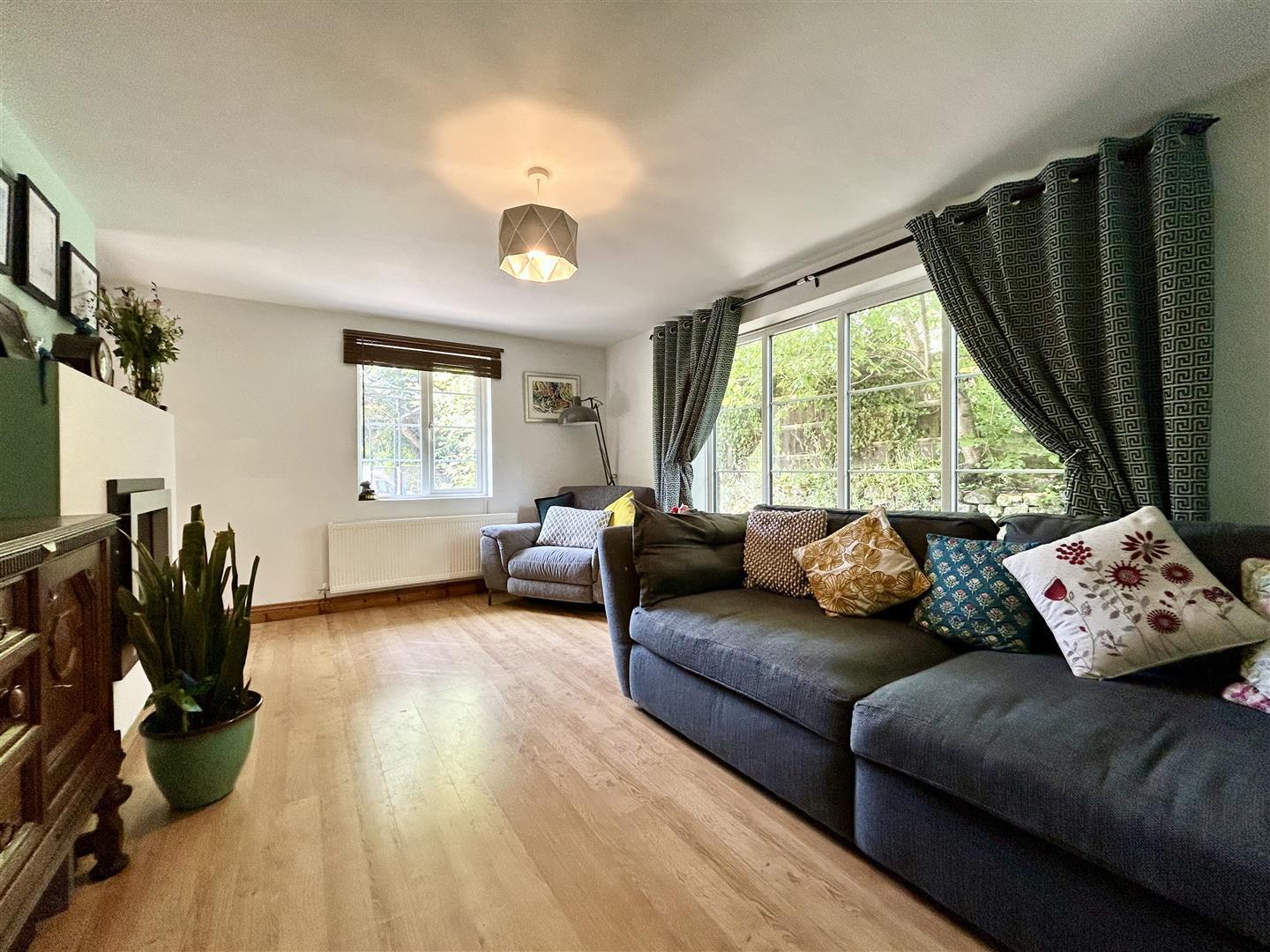 Property Image a1d213ef-0017-4c3e-b26b-296393160323