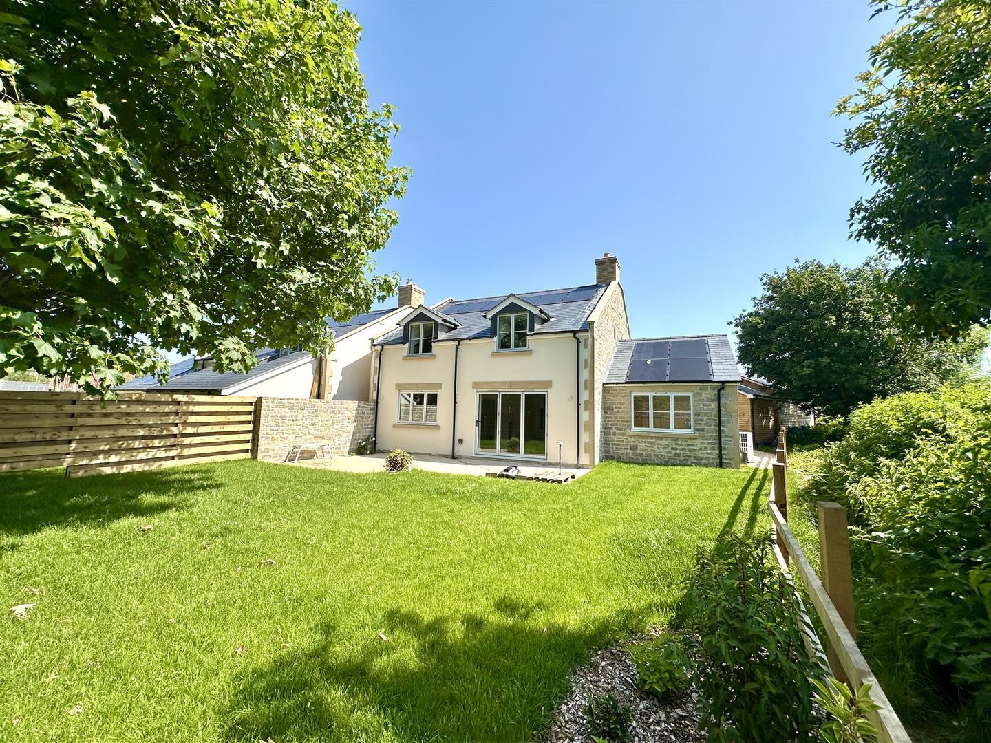 Property Image a1dd9b00-eadb-4007-92d8-2bdc8a183a35