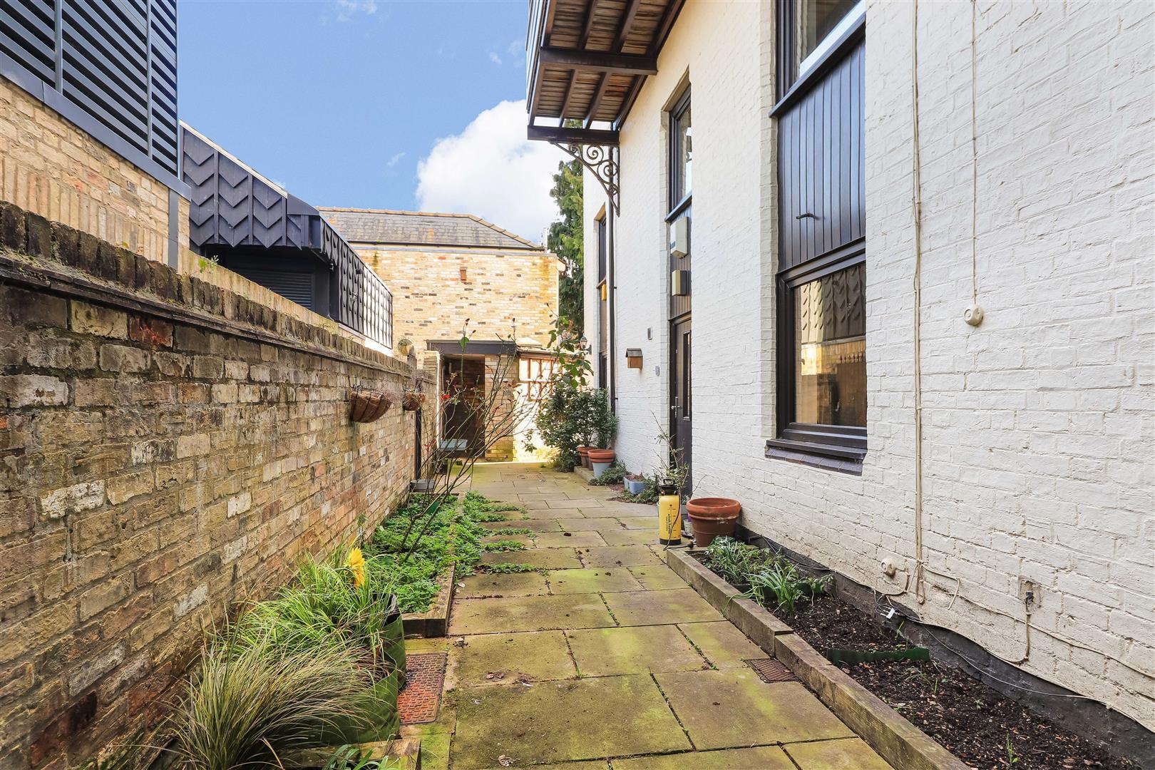 Property Image a2130219-6e58-4bb1-865a-7f53c11be232