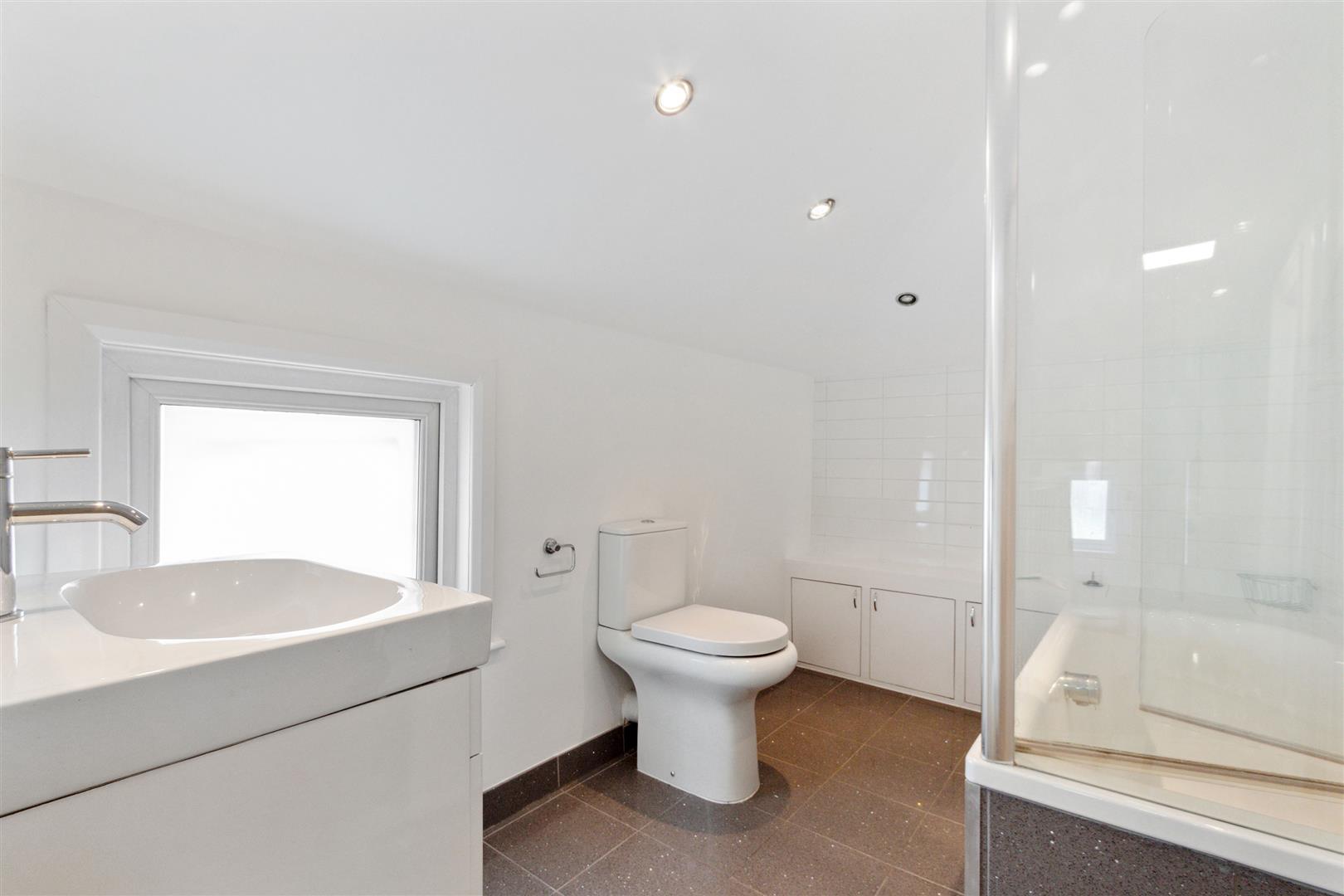 Property Image a2370b2a-078f-4e50-902a-1a7720f81d8f