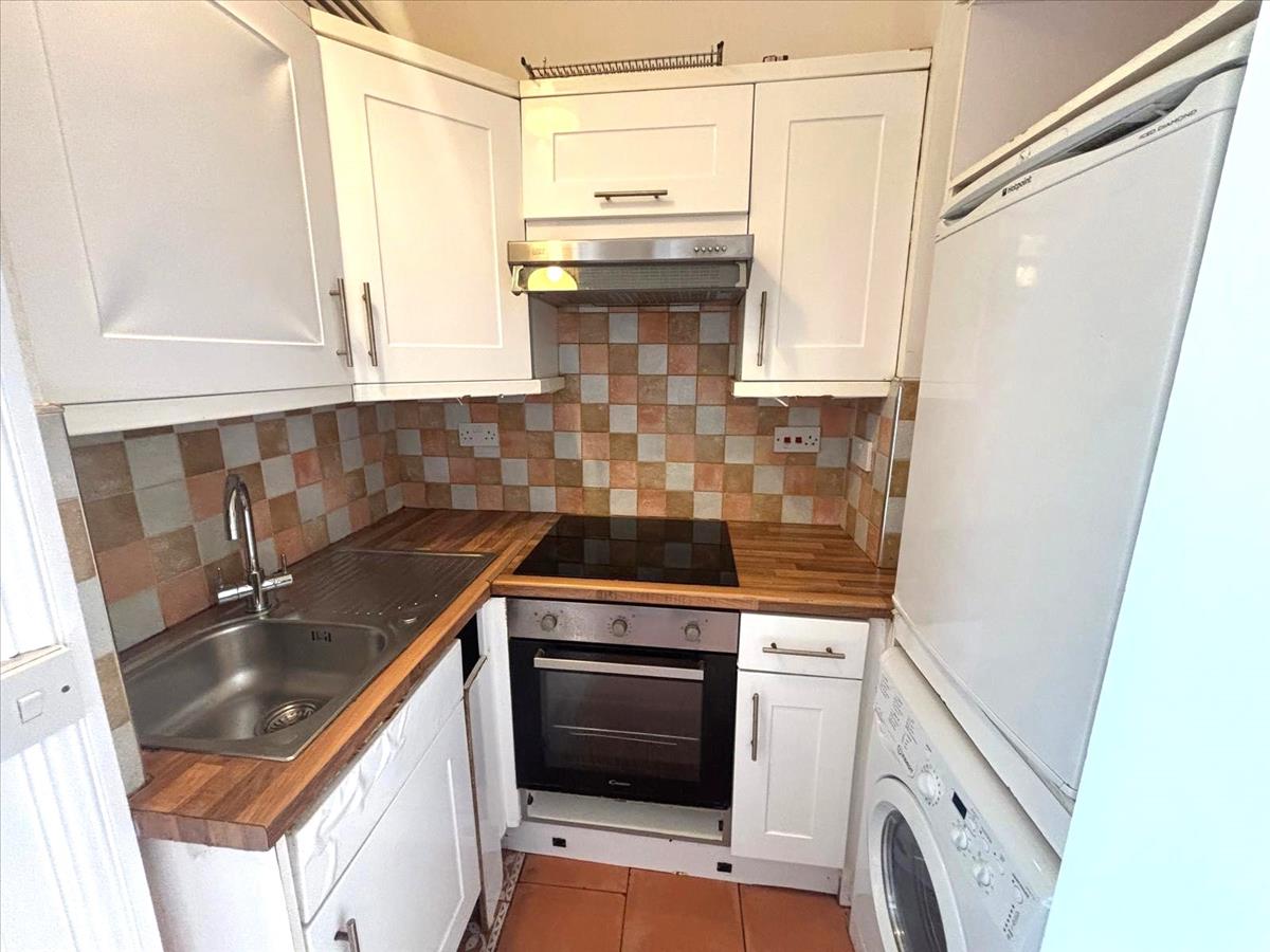 Property Image a24269fc-87ff-4efa-a620-e69de1792f8e