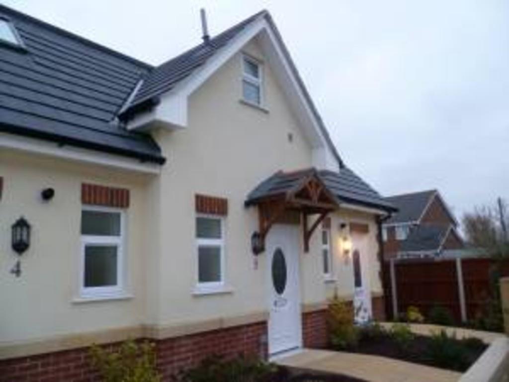Property Image a24cd7b5-37cd-4eec-9e94-8a2c18e9611d