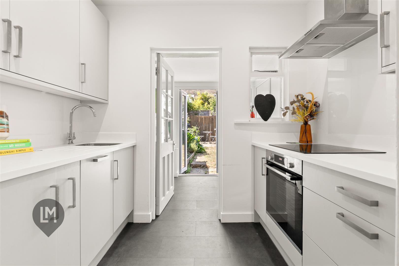 Property Image a27125cb-c727-49dc-aadc-e45a21f0035a