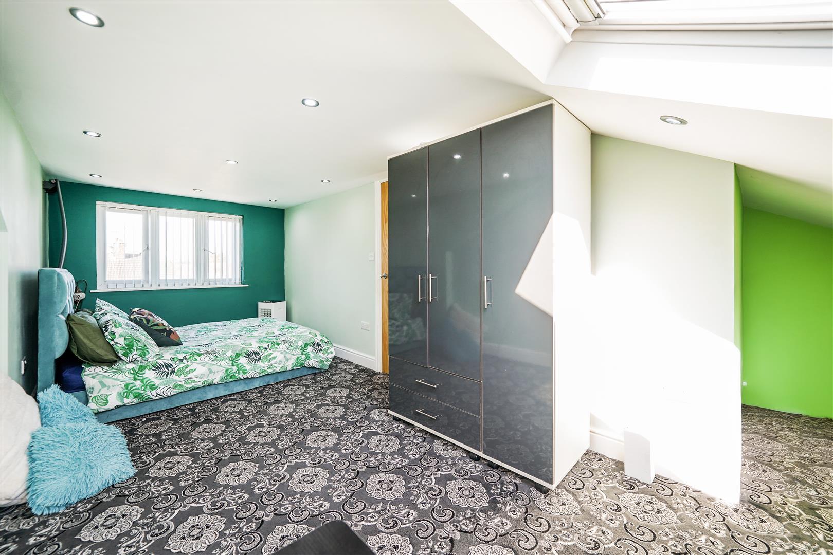 Property Image a299800b-39a0-4d54-8858-114e4688be2f